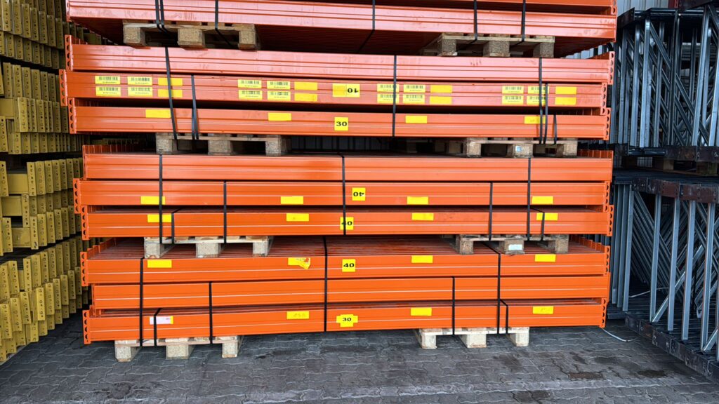 Gebruikte Stow ligger 3600mm x 160mm x 50mm (LxHxB)