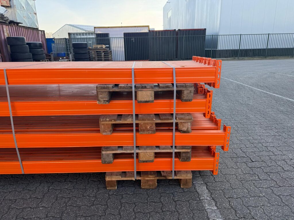 Gebruikte Stow ligger 3600mm x 130mm x 50mm (LxHxB)