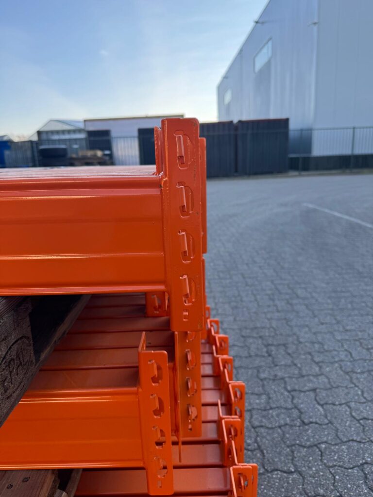 Gebruikte Stow ligger 3600mm x 130mm x 50mm (LxHxB)