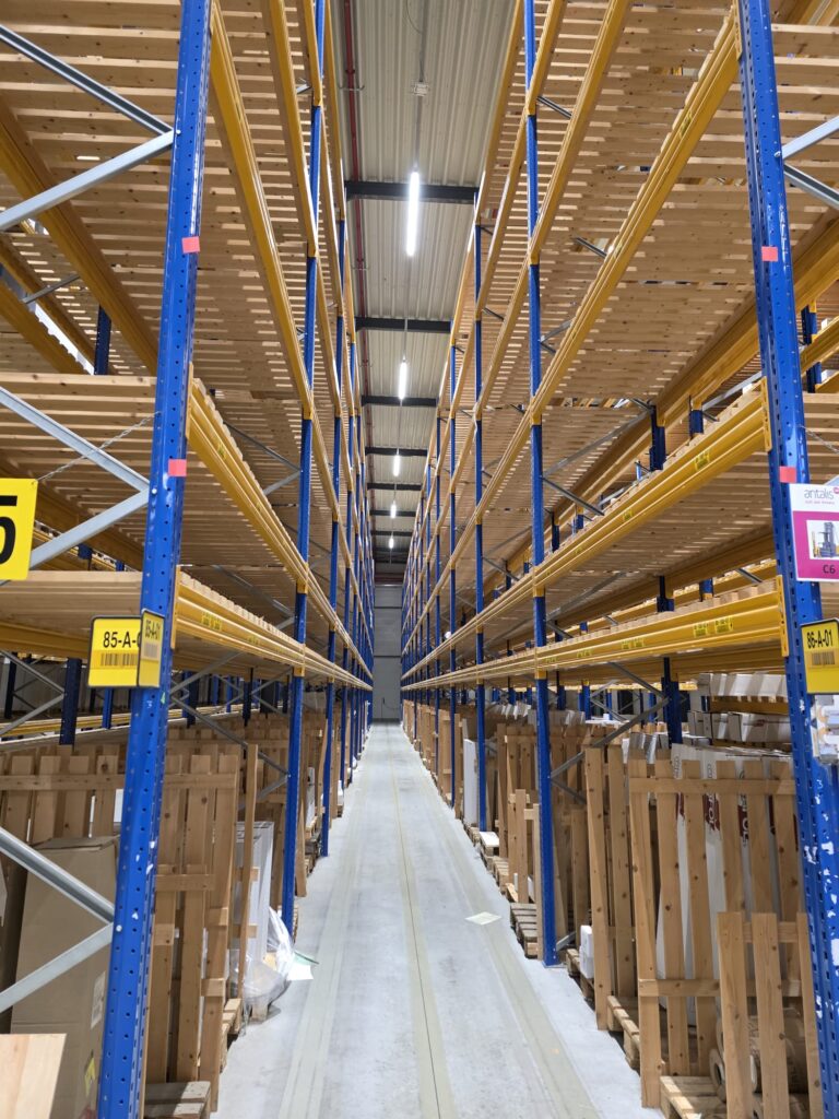 Gebruikte Jungheinrich Esmena staander 9000 mm x 1100 mm